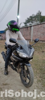 Yamaha r15 v2